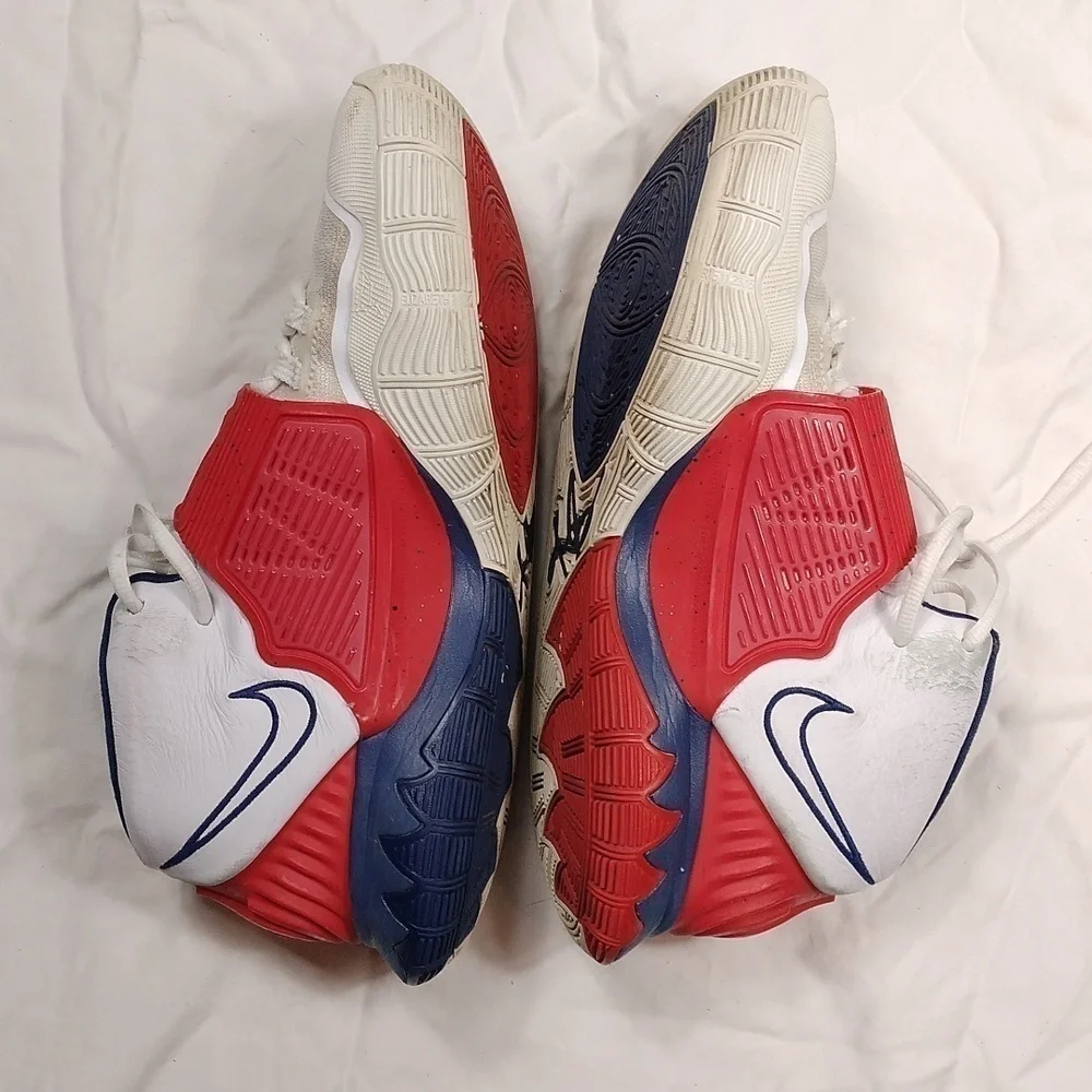 Nike youth shoes size 10